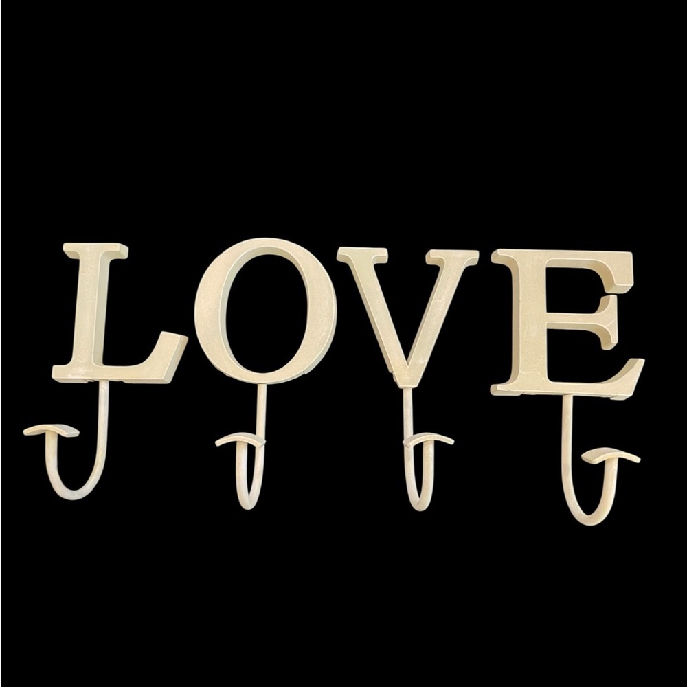 🤍🩶Cream LOVE Metal Wall Hook Decor.  New - never hung.  Great to hang or craft!